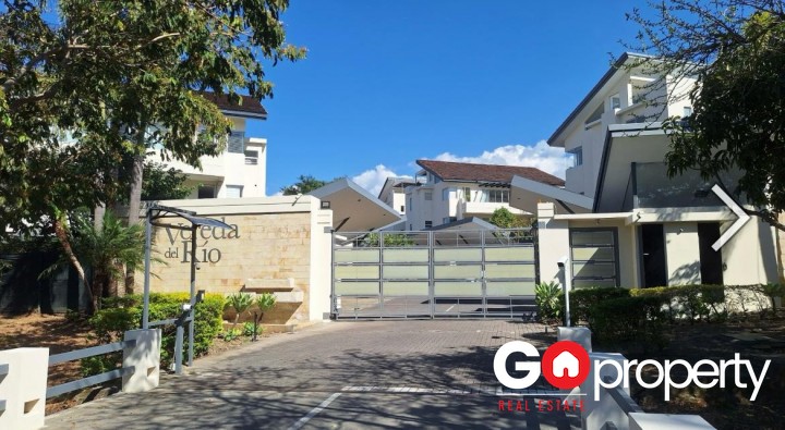 Financiado! Venta de Apartamento Tipo Penhouse - Santa Ana